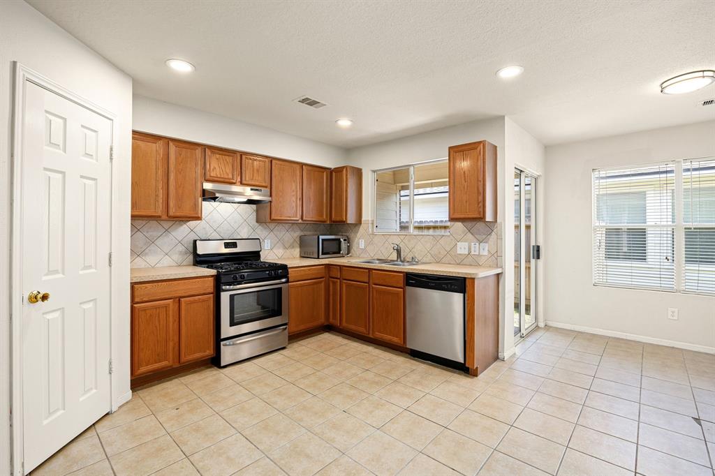 19618 Narcissus Brook Lane, Cypress, Texas image 13