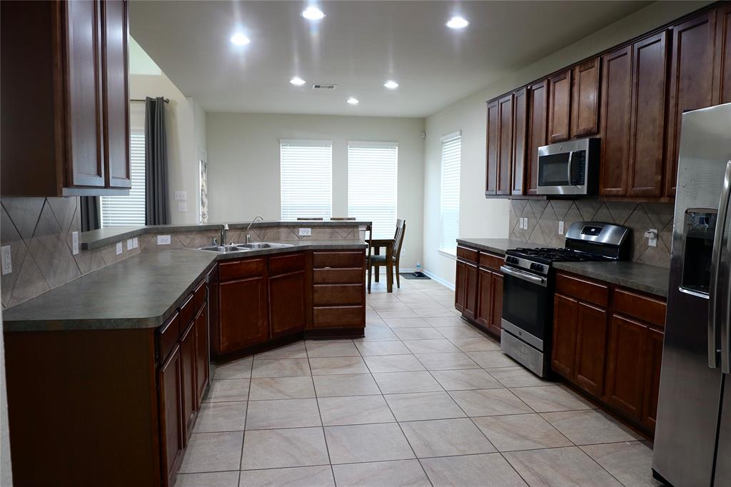 20623 Falling Cypress Court, Humble, Texas image 6