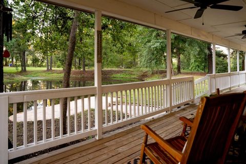 A home in Crockett