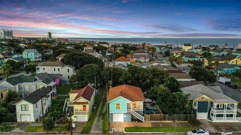 Single Family Residence in Galveston TX 1414 15th Street 3.jpg