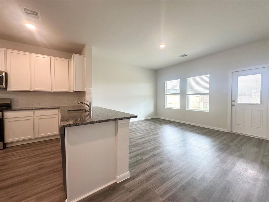 4339 Maple Root Lane, Pinehurst, Texas image 3
