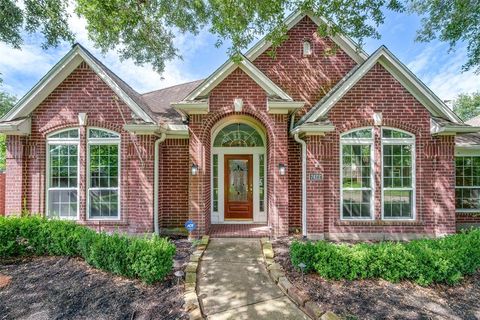 Photo of 7422 Quiet Glen Drive, Sugar Land, TX 77479 (MLS # 89762374)