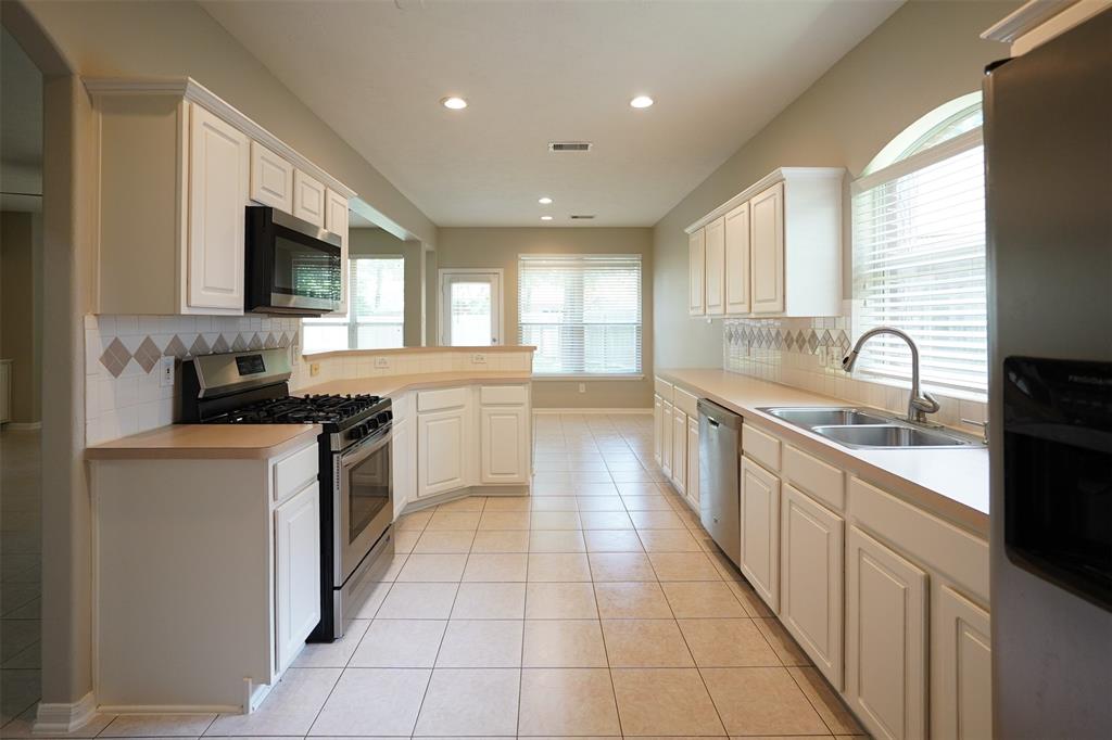 105 N Hollylaurel Circle