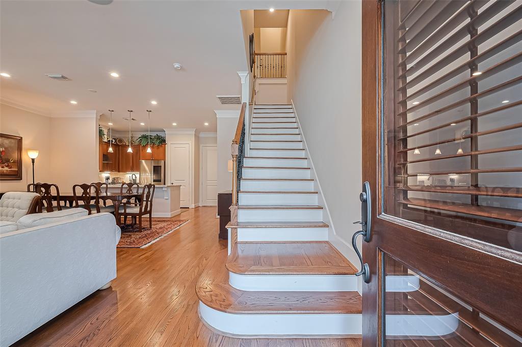 28 Riva Row