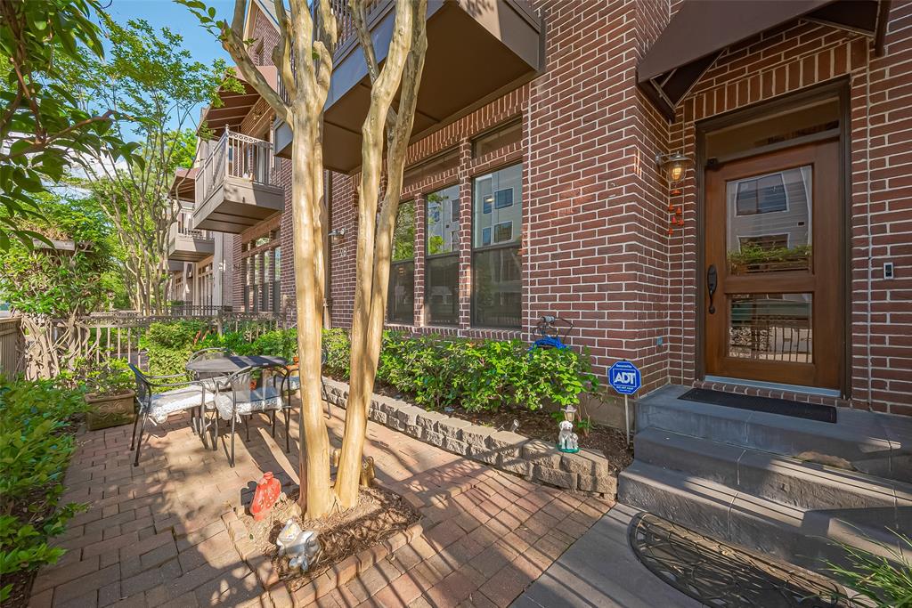 28 Riva Row
