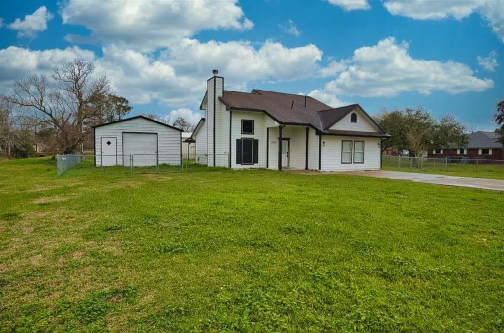 1503 Avenue J, Danbury, Texas image 2