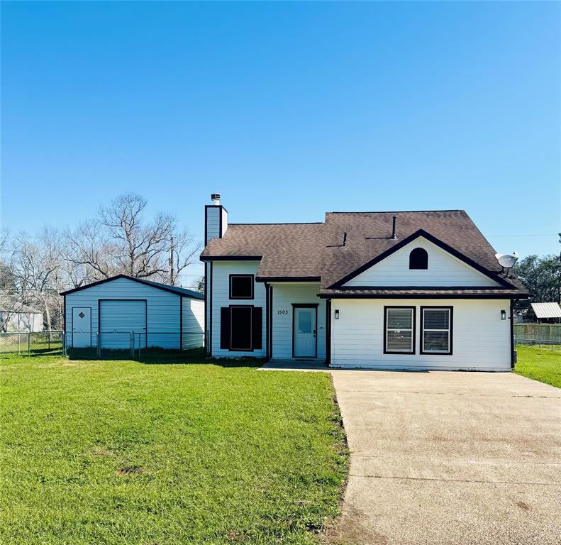 1503 Avenue J, Danbury, Texas image 4
