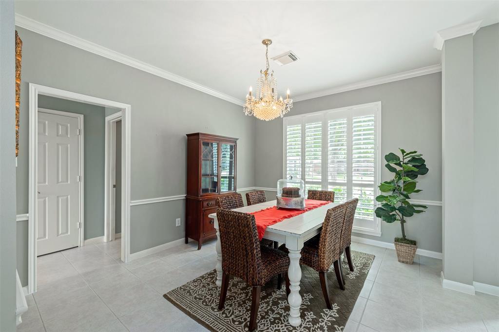 2031 Lodge Crest Court, League City, Texas image 8