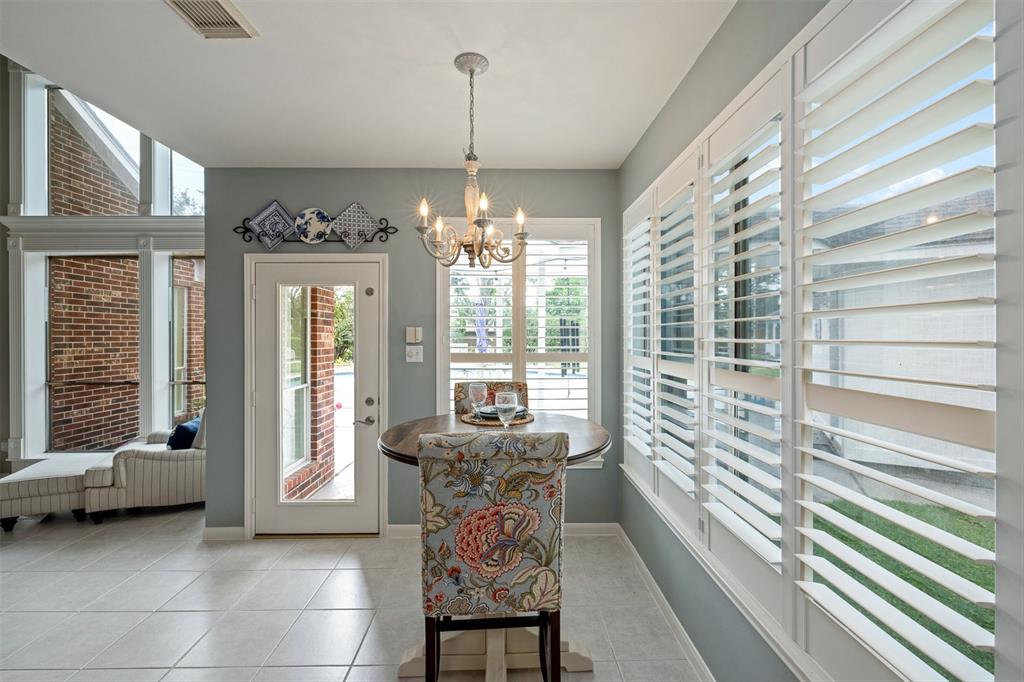 2031 Lodge Crest Court, League City, Texas image 16