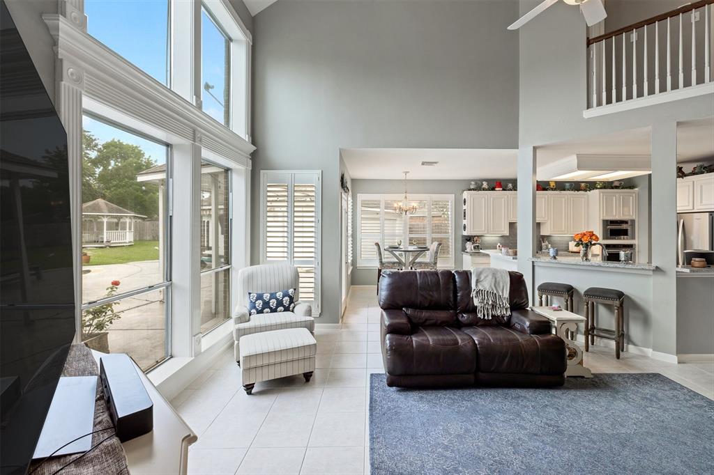 2031 Lodge Crest Court, League City, Texas image 20