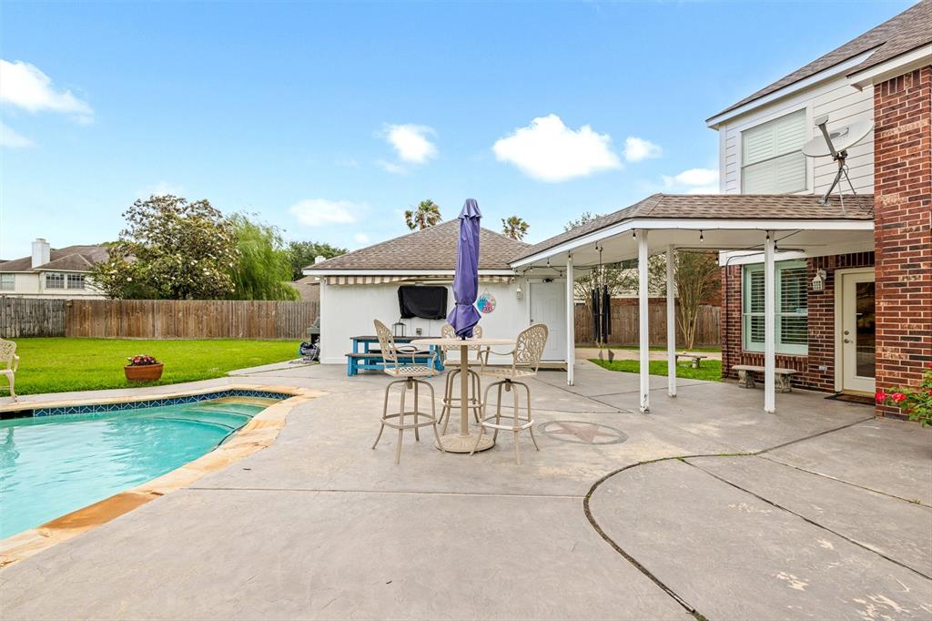 2031 Lodge Crest Court, League City, Texas image 49