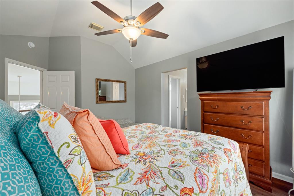 2031 Lodge Crest Court, League City, Texas image 35