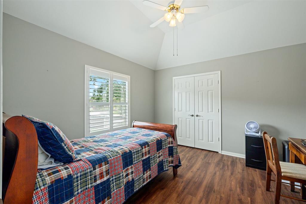 2031 Lodge Crest Court, League City, Texas image 32