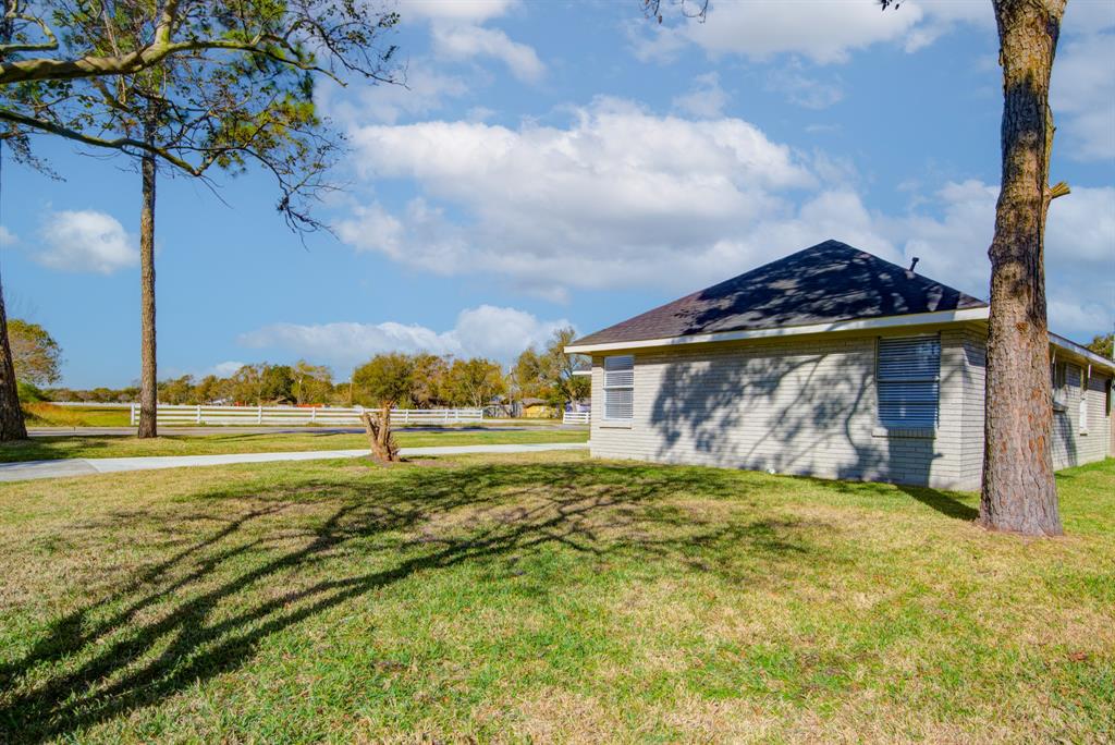 2222 18th Avenue, Texas City, Texas image 3