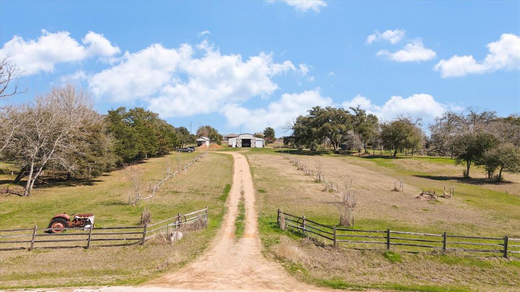 7115 Great Oak Circle, Burton, Texas image 2