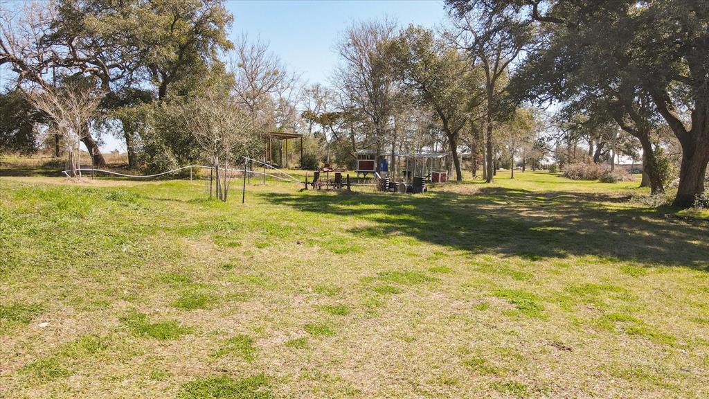 7115 Great Oak Circle, Burton, Texas image 16