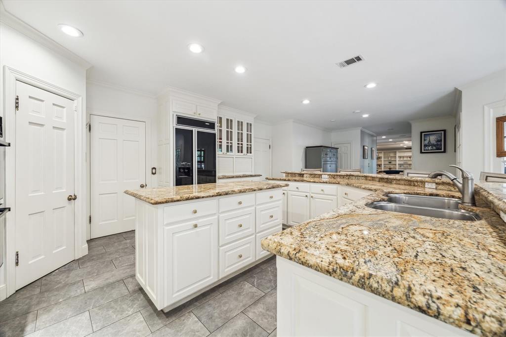 11739 Wood Lane, Houston, Texas image 11