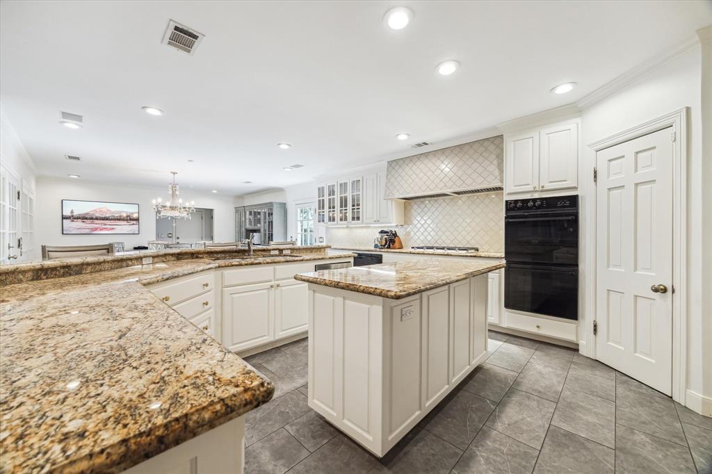 11739 Wood Lane, Houston, Texas image 13