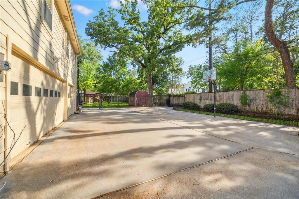 11739 Wood Lane, Houston, Texas image 32