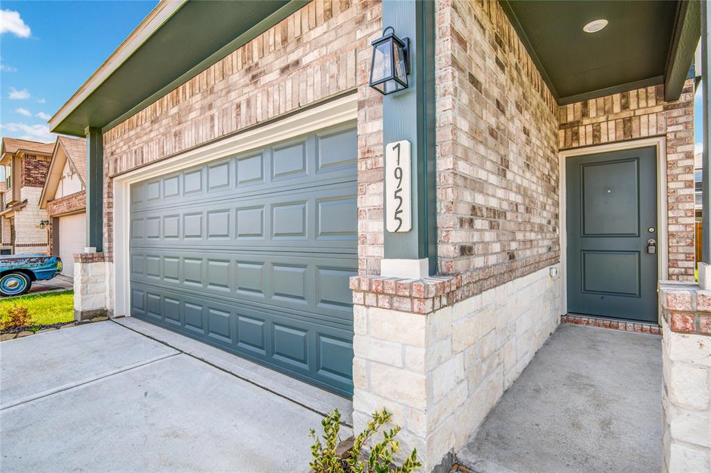 7955 Cypress Country Dr