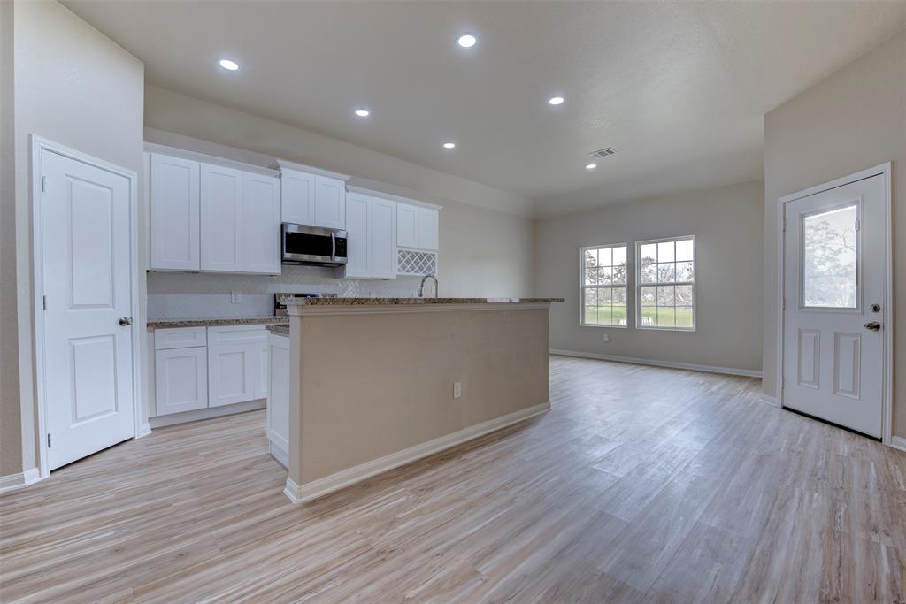 632 Mill Road, Angleton, Texas image 7