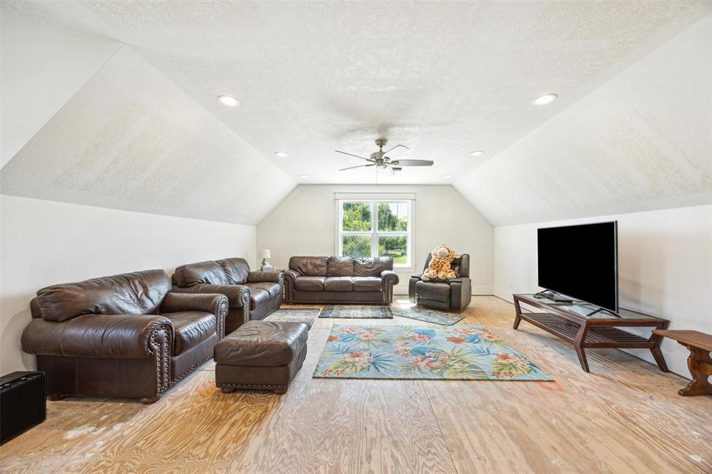 127 Buenger Road, Industry, Texas image 27