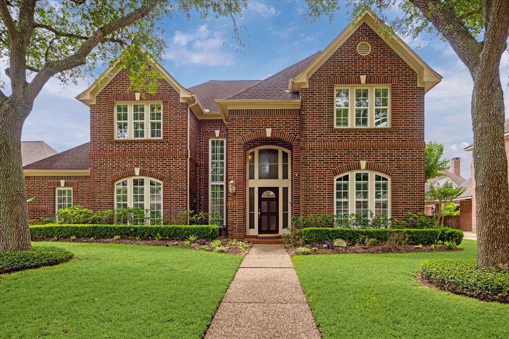 4007 Oak Shadows Court, Sugar Land, Texas image 1