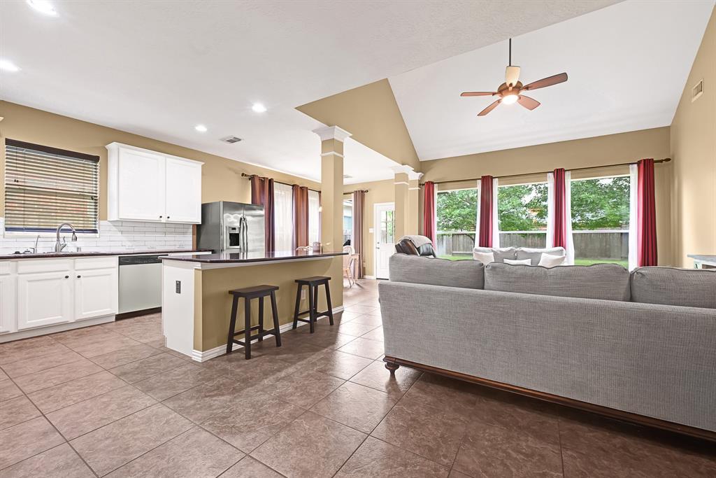 2839 Chalet Knolls Lane, Katy, Texas image 10