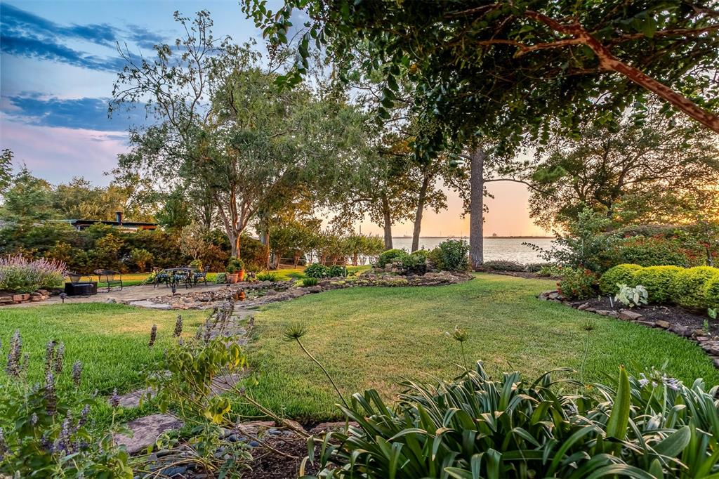 422 S Burnett Drive