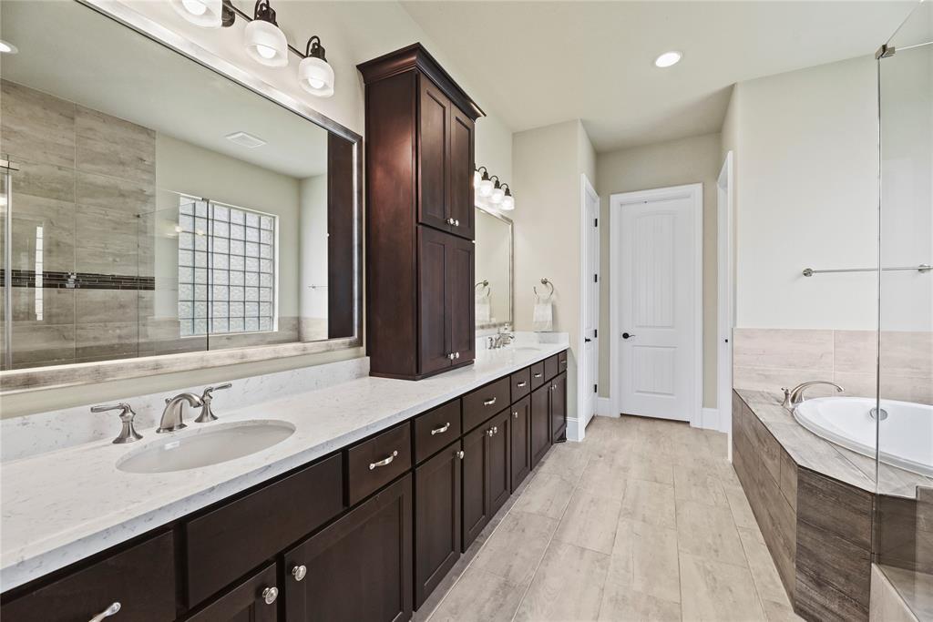 2111 Plaza Ridge Drive, Missouri City, Texas image 13