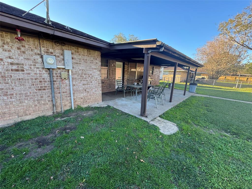 615 Roene Ln, West Columbia, Texas image 4