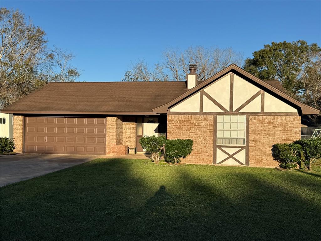 615 Roene Ln, West Columbia, Texas image 1