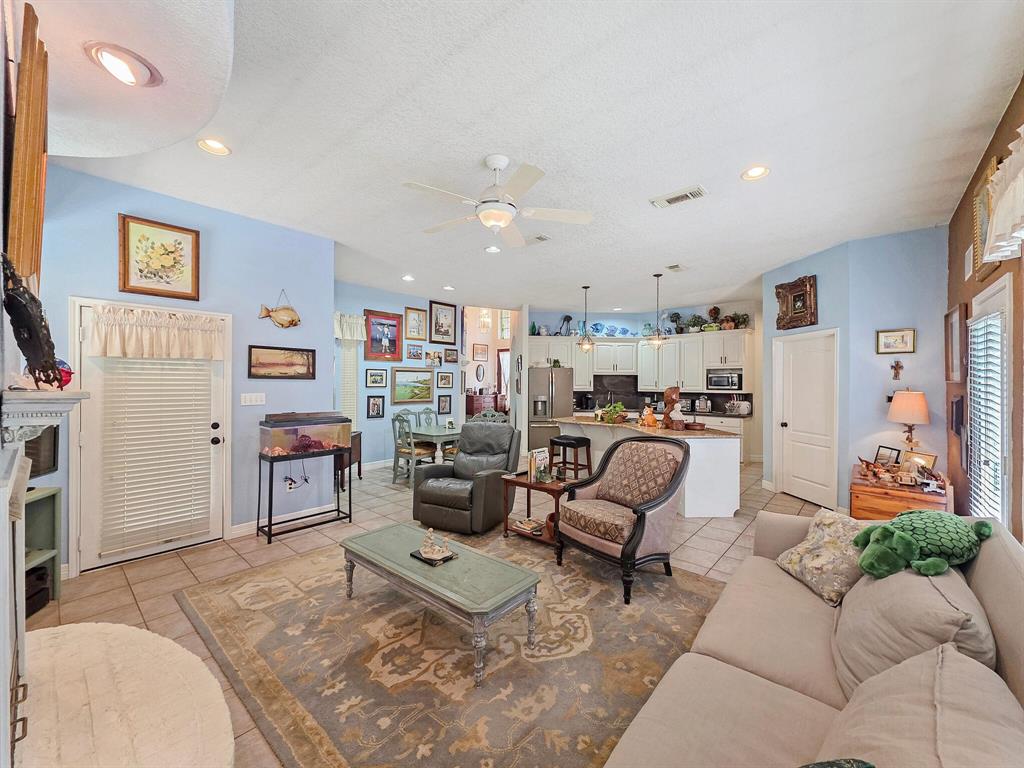 404 Pintail Lane, Orange, Texas image 9