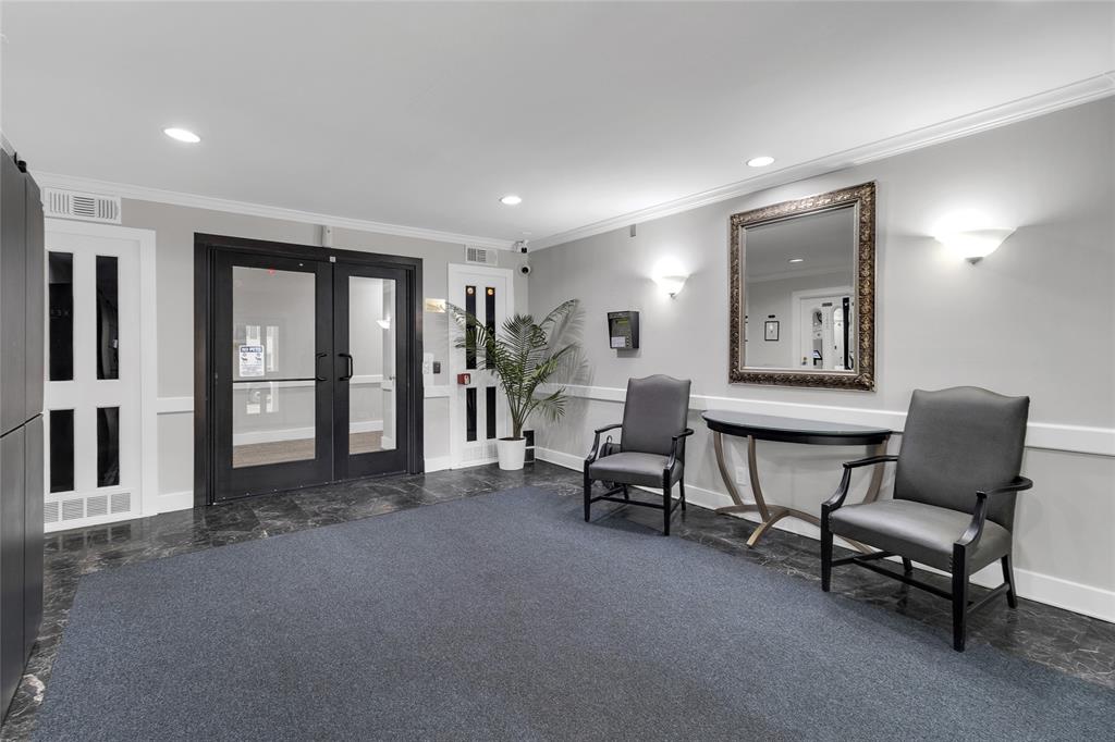357 N Post Oak Lane #306, Houston, Texas image 3