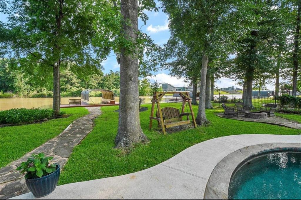 11432 Grand Pine Drive, Montgomery, Texas image 3