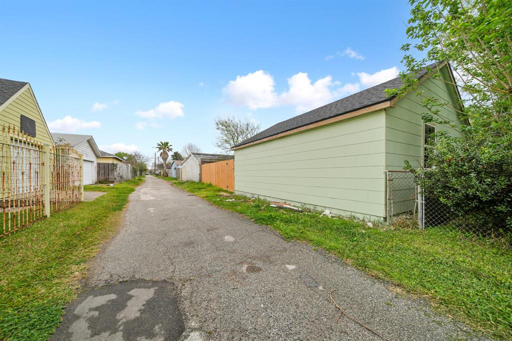 5528 Menard Avenue, Galveston, Texas image 17