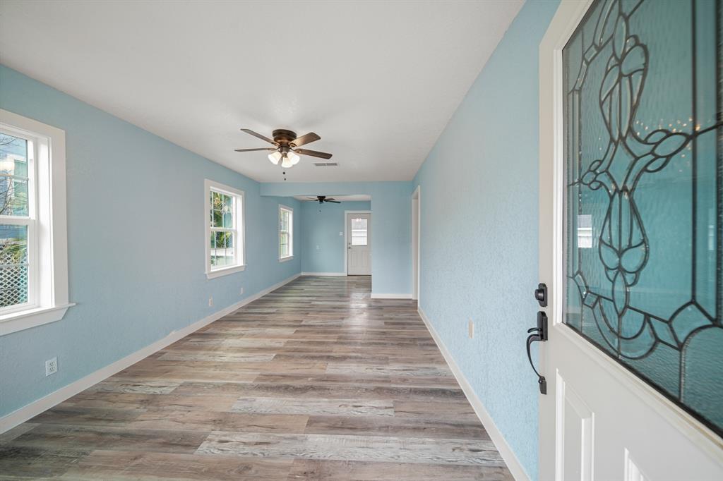 5528 Menard Avenue, Galveston, Texas image 3
