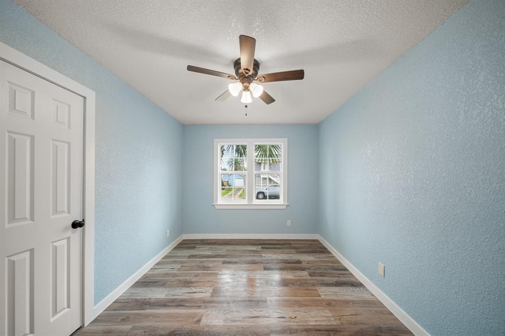 5528 Menard Avenue, Galveston, Texas image 12