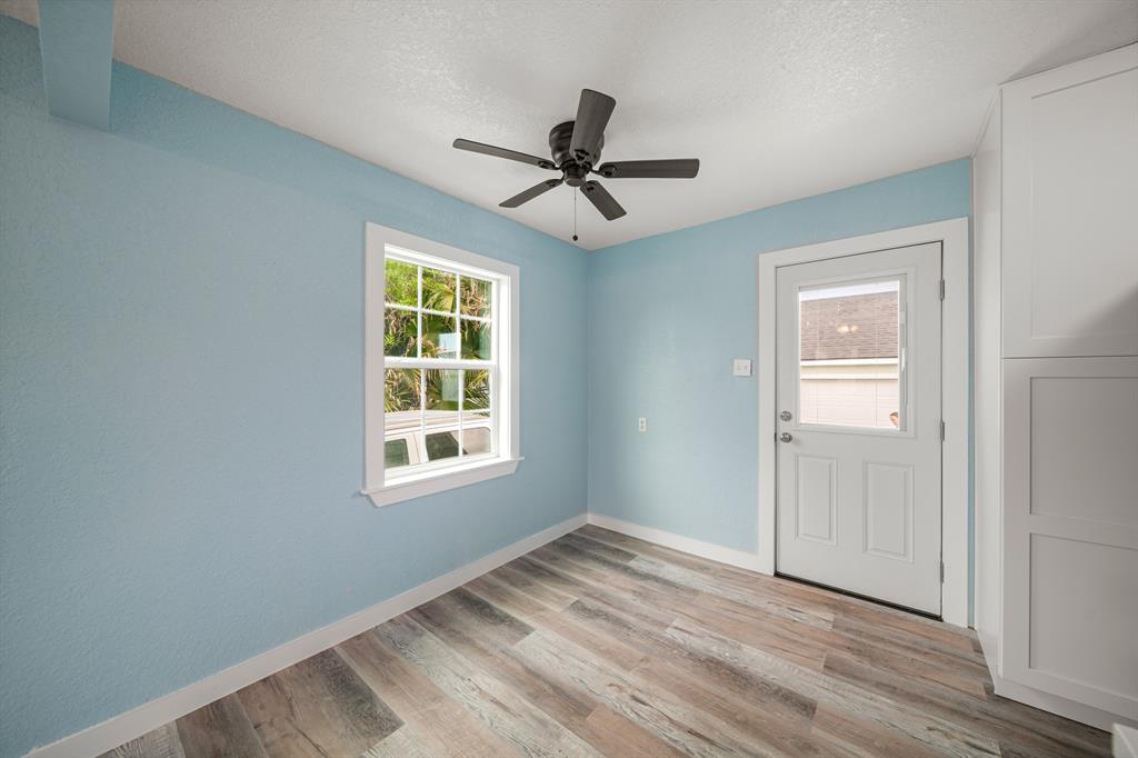 5528 Menard Avenue, Galveston, Texas image 7