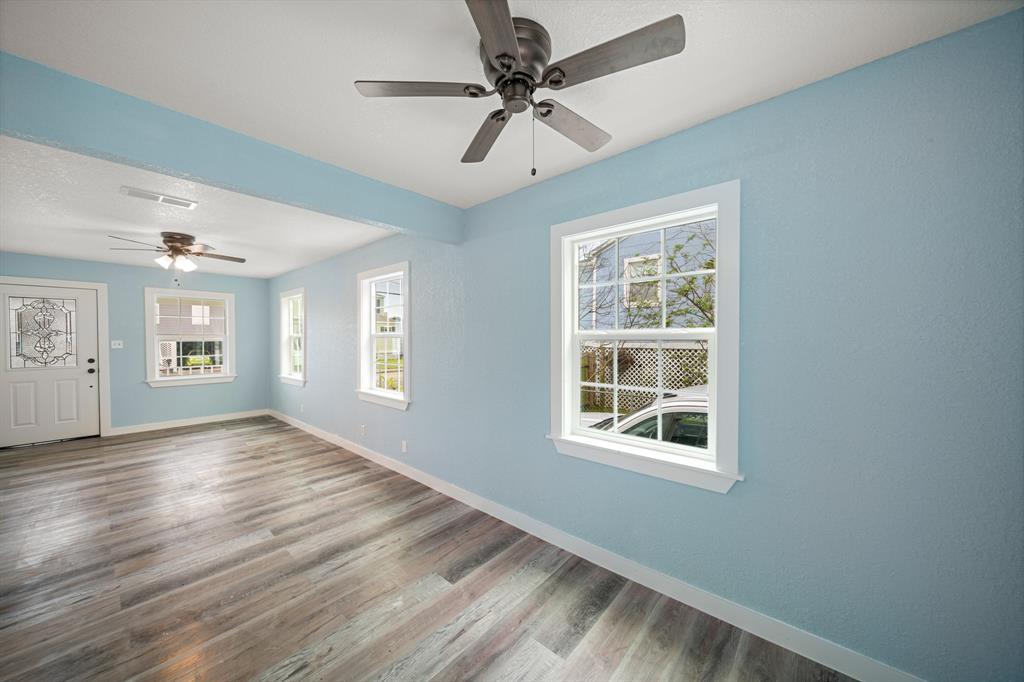 5528 Menard Avenue, Galveston, Texas image 9
