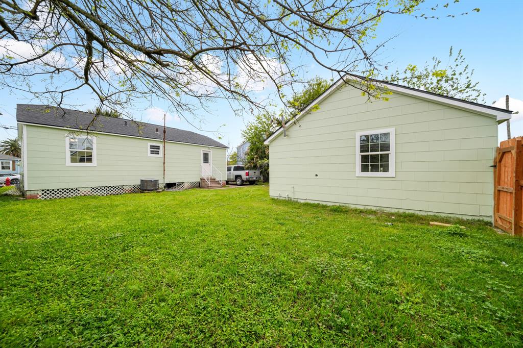 5528 Menard Avenue, Galveston, Texas image 16