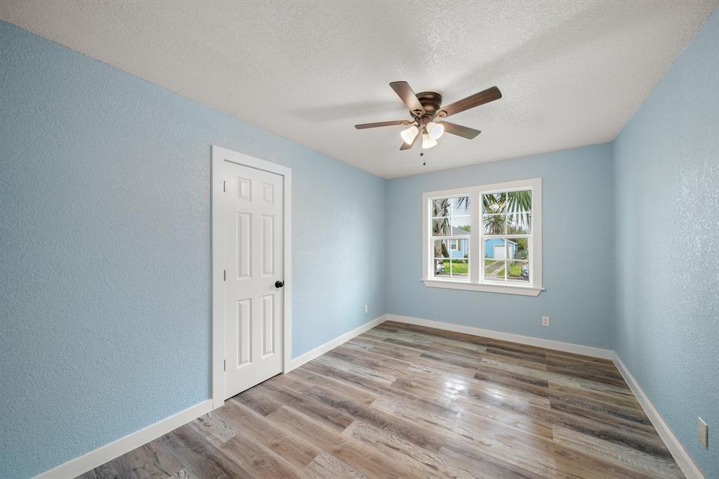 5528 Menard Avenue, Galveston, Texas image 13