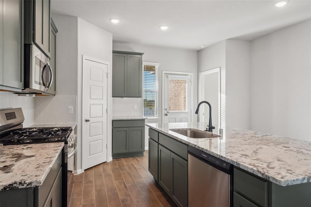 1448 Sundown Glen Drive, Katy, Texas image 16