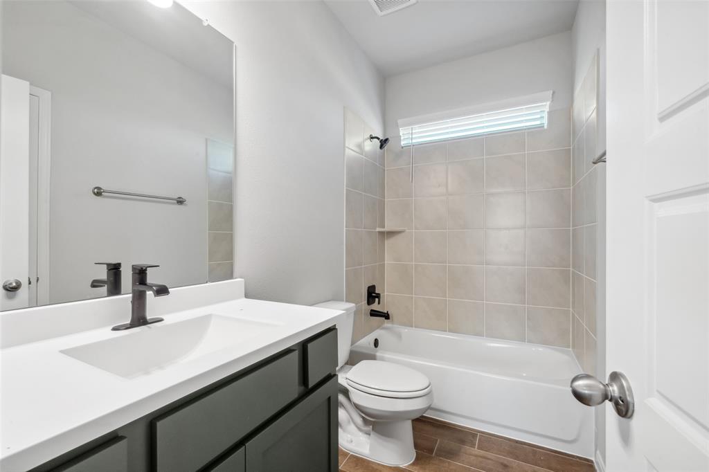 1448 Sundown Glen Drive, Katy, Texas image 10