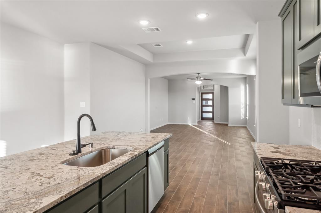1448 Sundown Glen Drive, Katy, Texas image 17