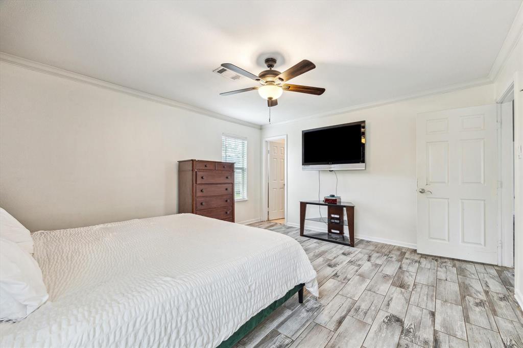 3910 Dolphin Lane, La Porte, Texas image 13