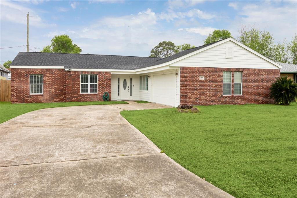 3910 Dolphin Lane, La Porte, Texas image 1