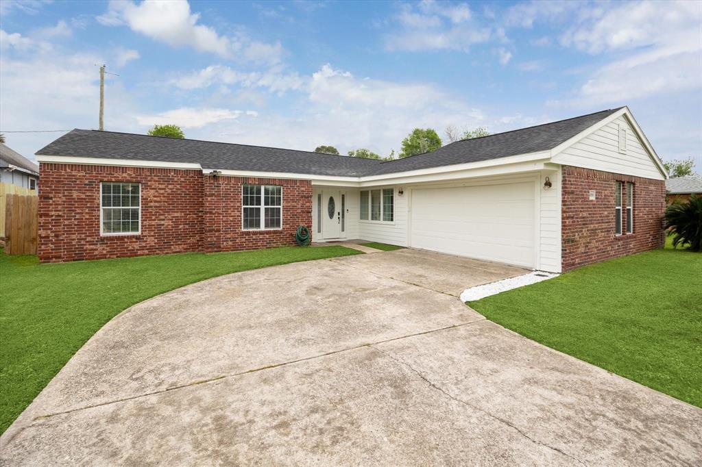 3910 Dolphin Lane, La Porte, Texas image 2