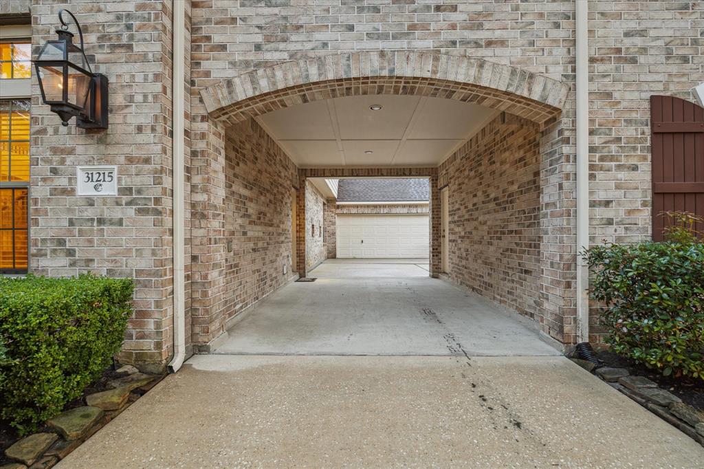 31215 Lakeview Bend Lane