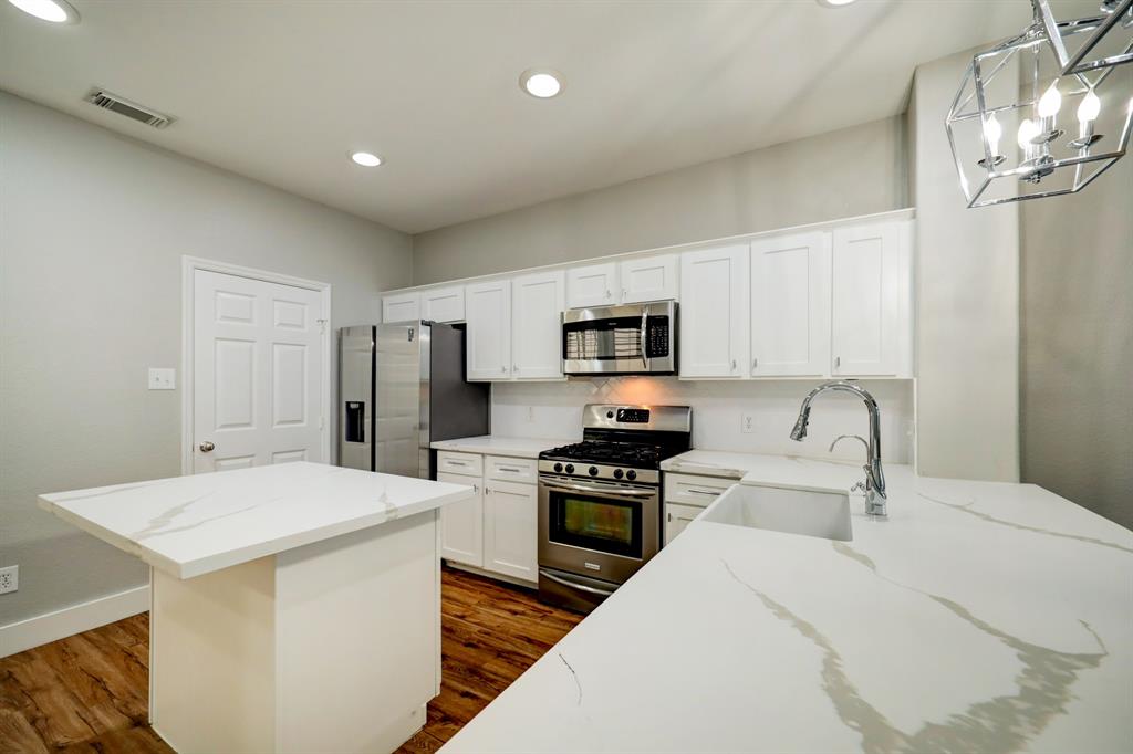 Photo 2 of 25 of 8918 Summer Ash Lane townhome